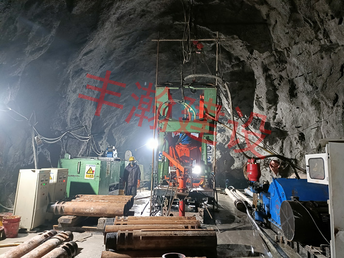 尼泊爾三金考拉水電站，第二條60°斜井一次成井，2.6米直徑，深度250米，成功開鉆